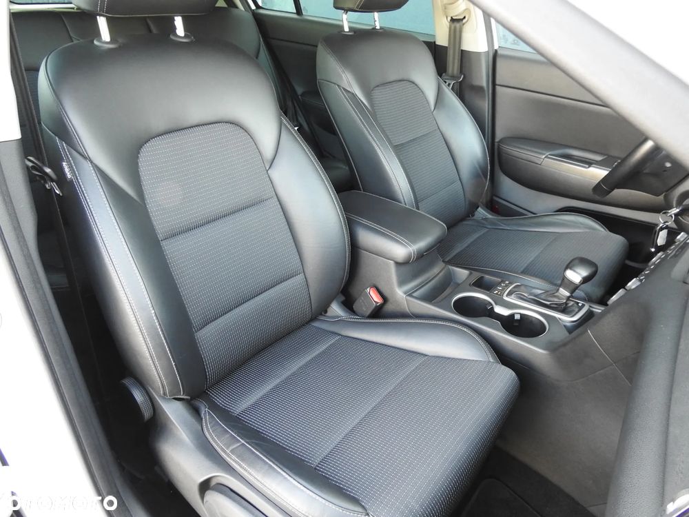 Kia Sportage 1.7 CRDI 2WD ISG Dream-Team Edition - 11