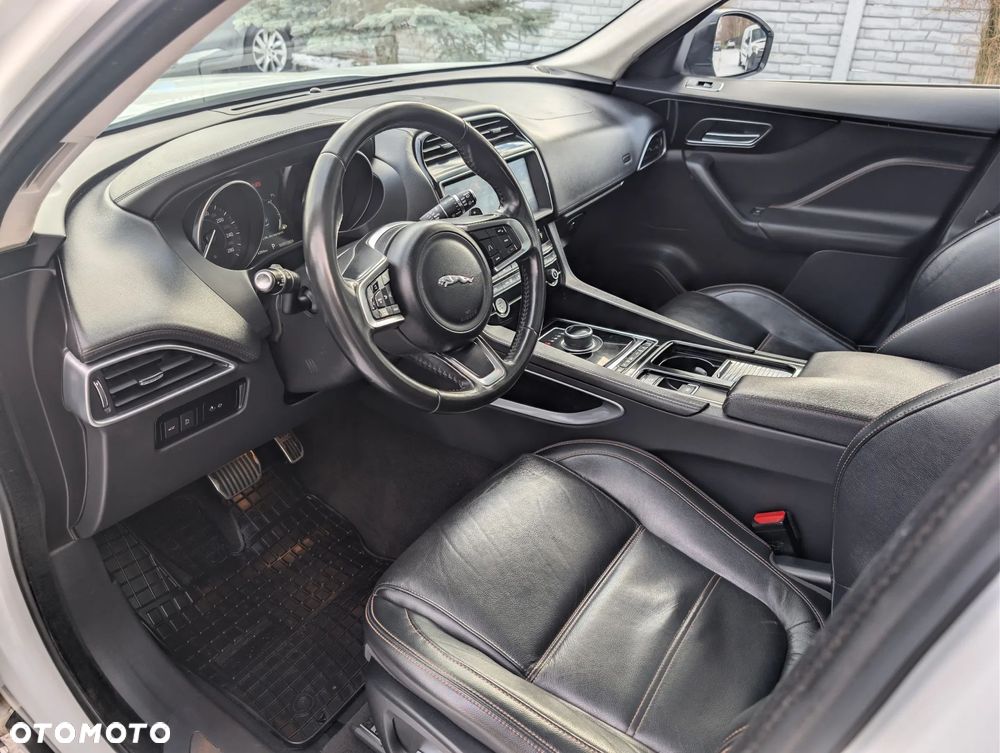 Jaguar F-Pace - 2