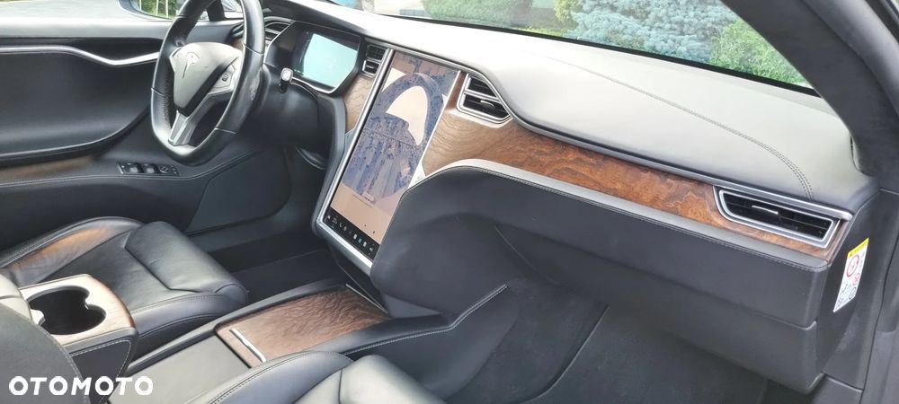 Tesla Model S - 30