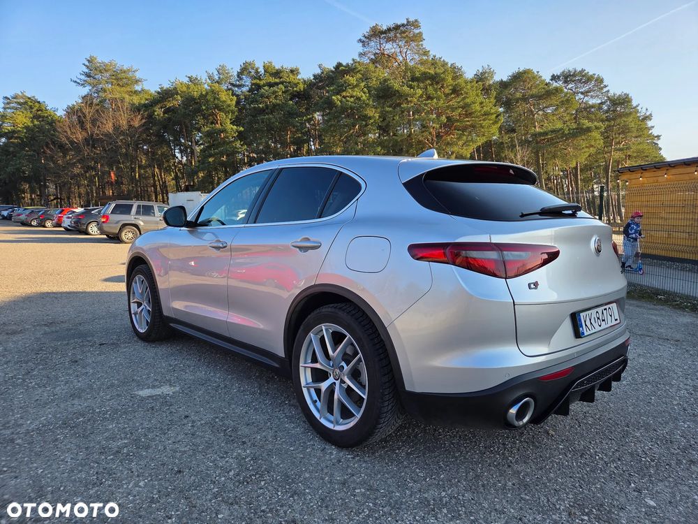 Alfa Romeo Stelvio - 8