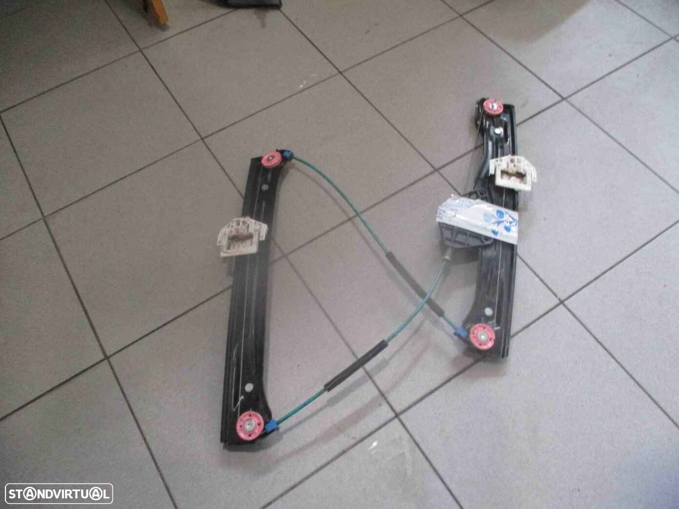 Elevador Sem Motor 724256109 BMW F20 2014 116Ed 115CV 5P AZUL FE - 2
