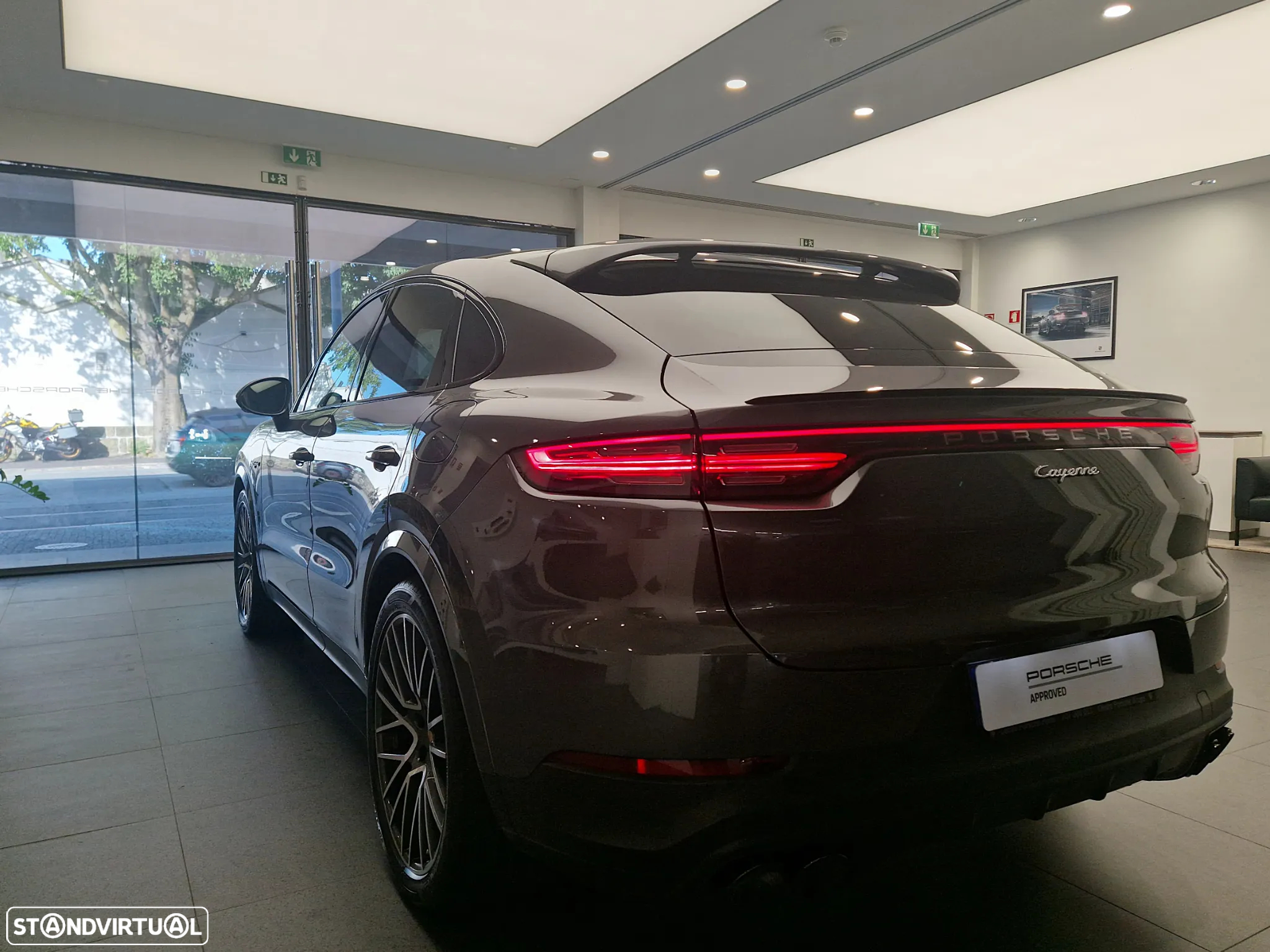 Porsche Cayenne Coupé E-Hybrid - 6