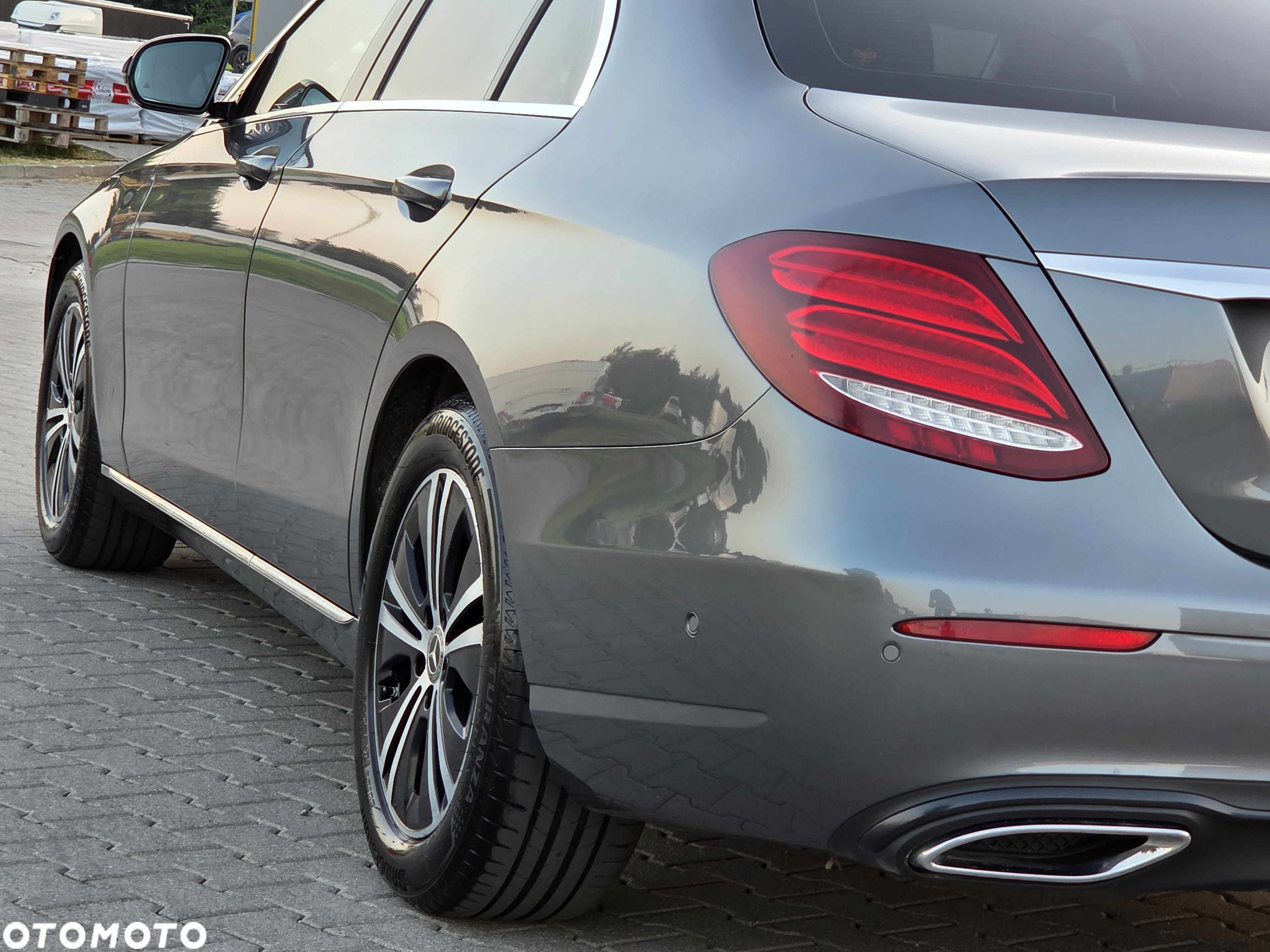 Mercedes-Benz Klasa E 220 d T 9G-TRONIC Exclusive - 12