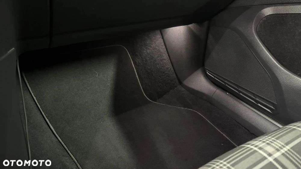 Volkswagen Golf 2.0 TDI BMT GTD DSG - 32