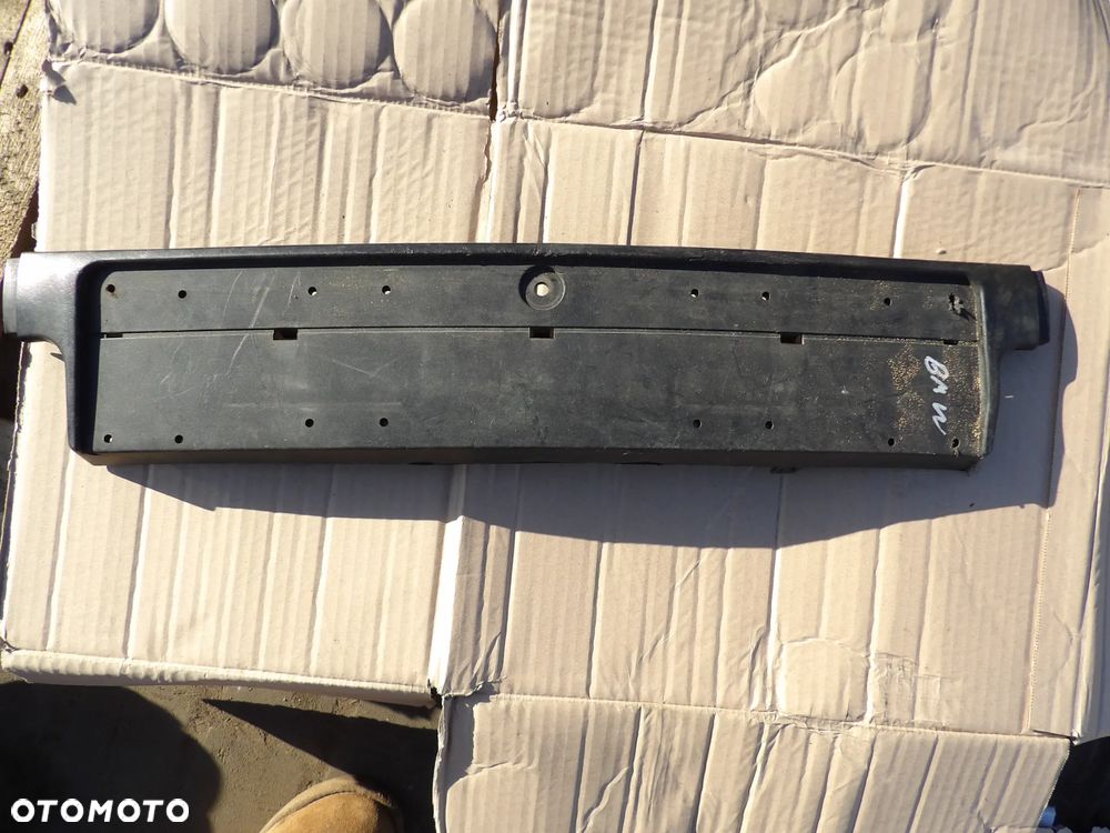 BMW - E36 - RAMKA , PODKŁADKA TABLICY REJESTRACYJNEJ - 8165146 - 1