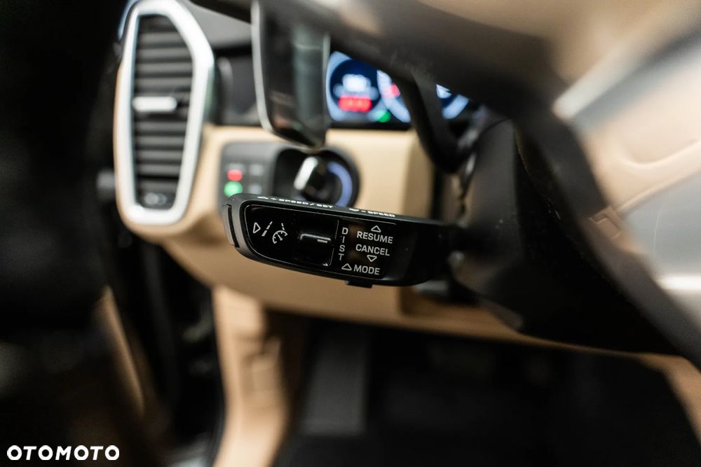 Porsche Cayenne Platinum Edition - 28