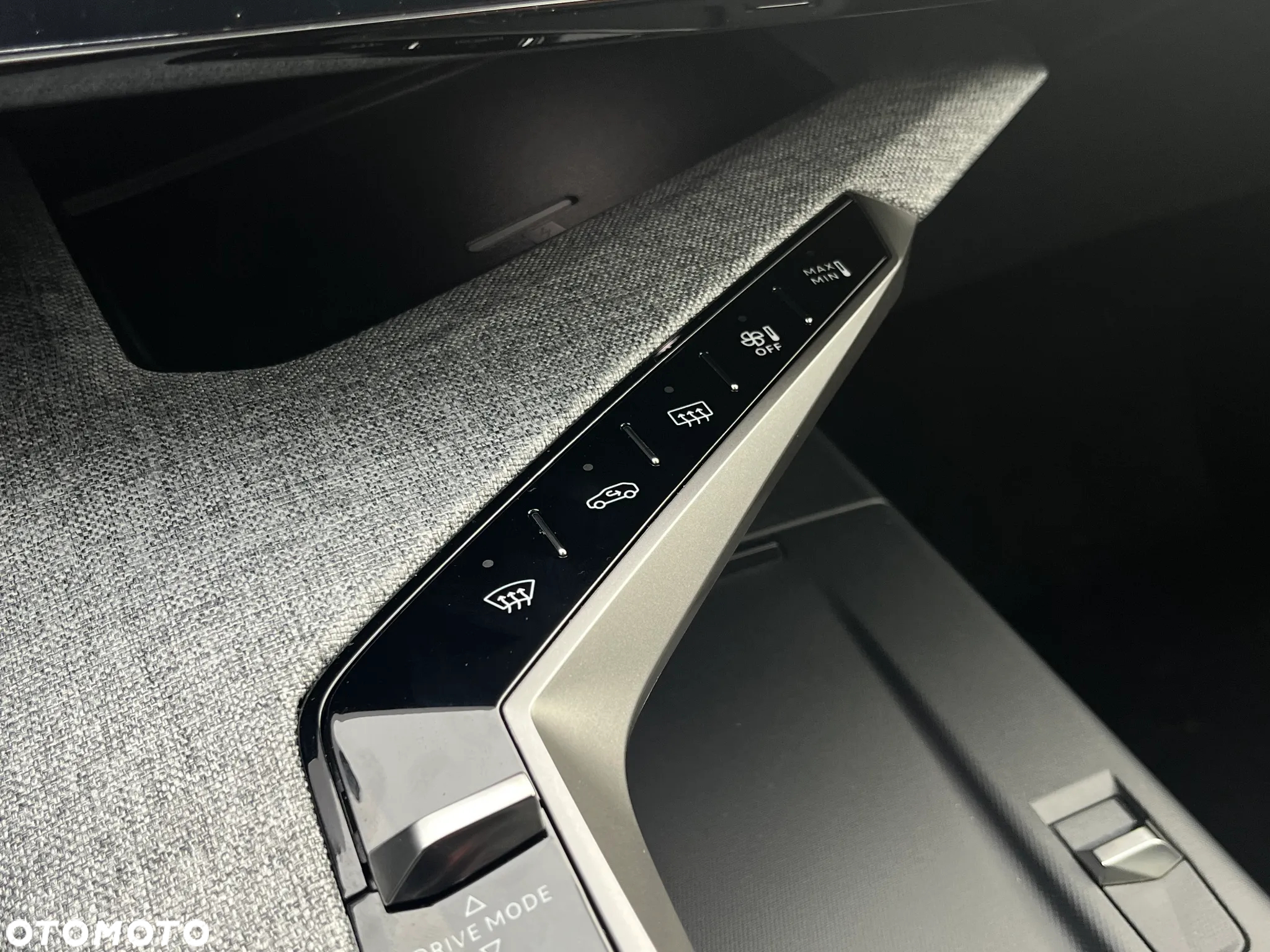 Peugeot 3008 1.2 PureTech mHEV Allure e-DCS6 - 29