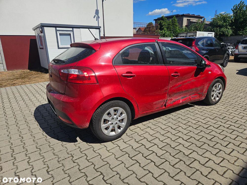Kia Rio 1.2 Dream Team Edition - 4