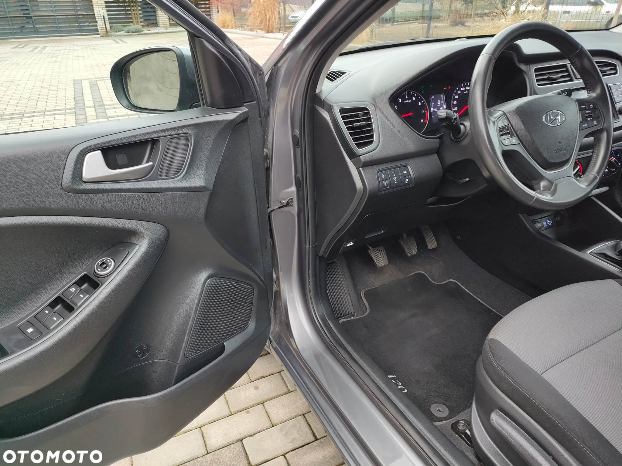 Hyundai i20 1.2 Passion - 11