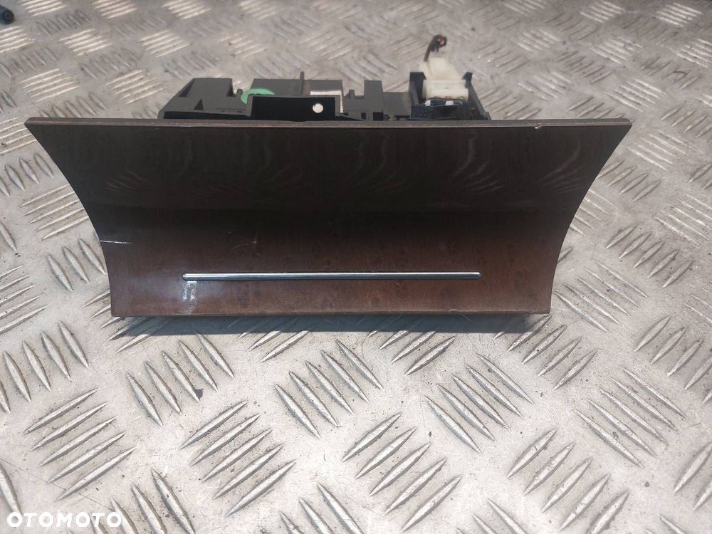 POPIELNICZKA SKODA SUPERB I 3U1857962 - 4