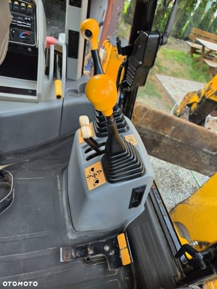 JCB 3CX - 19