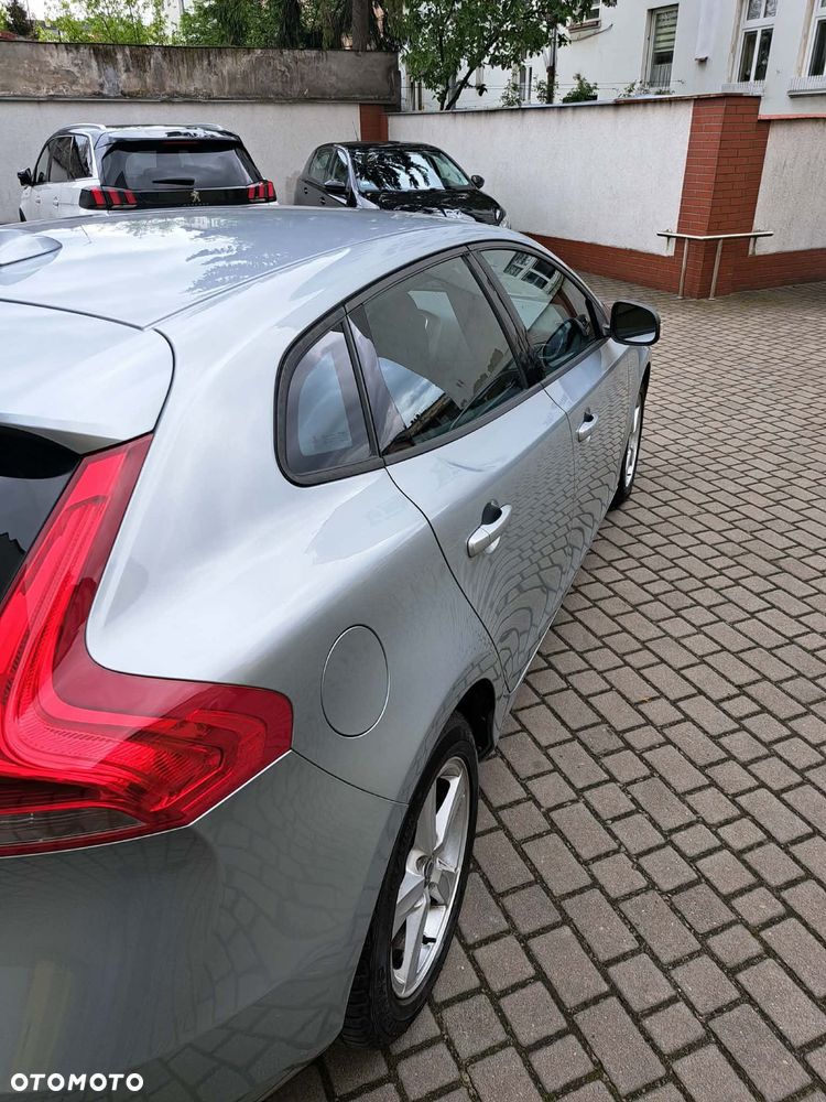 Volvo V40 D2 Base - 9