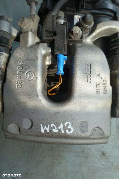 ZACISK HAMULCOWY PRAWY TYŁ MERCEDES W213 - 2