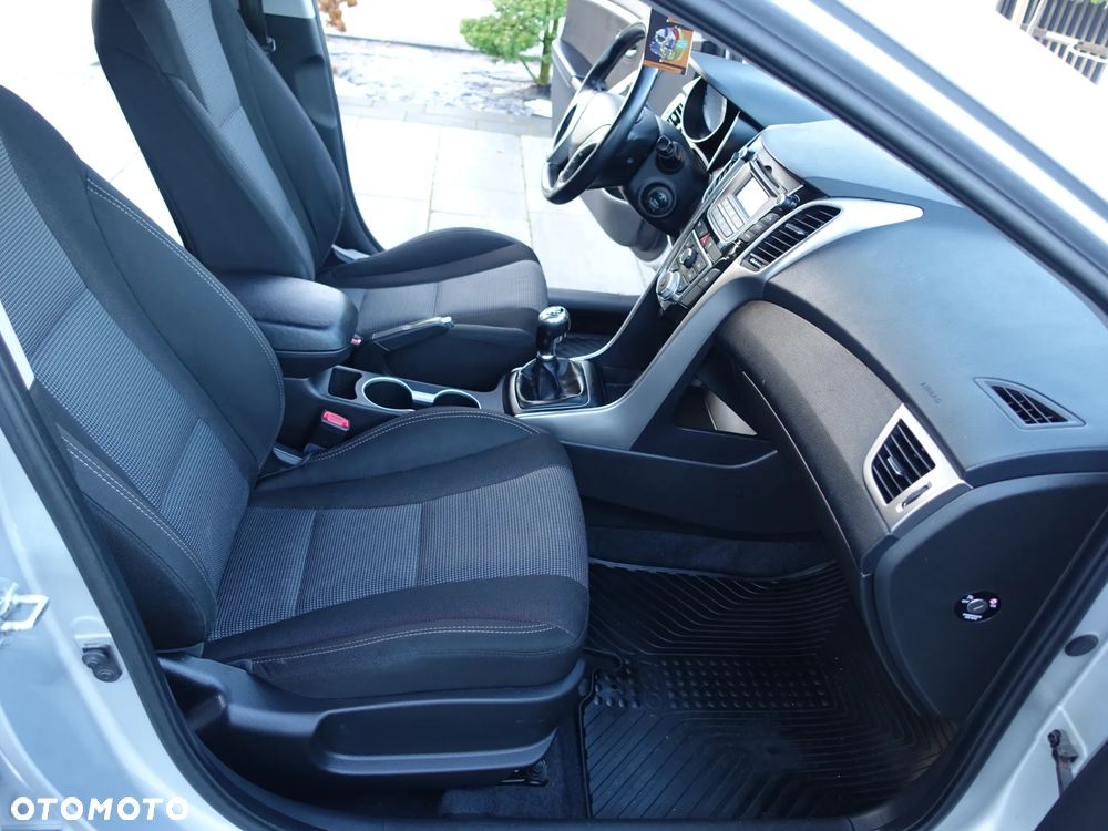 Hyundai i30 1.4 FIFA WM Edition - 12