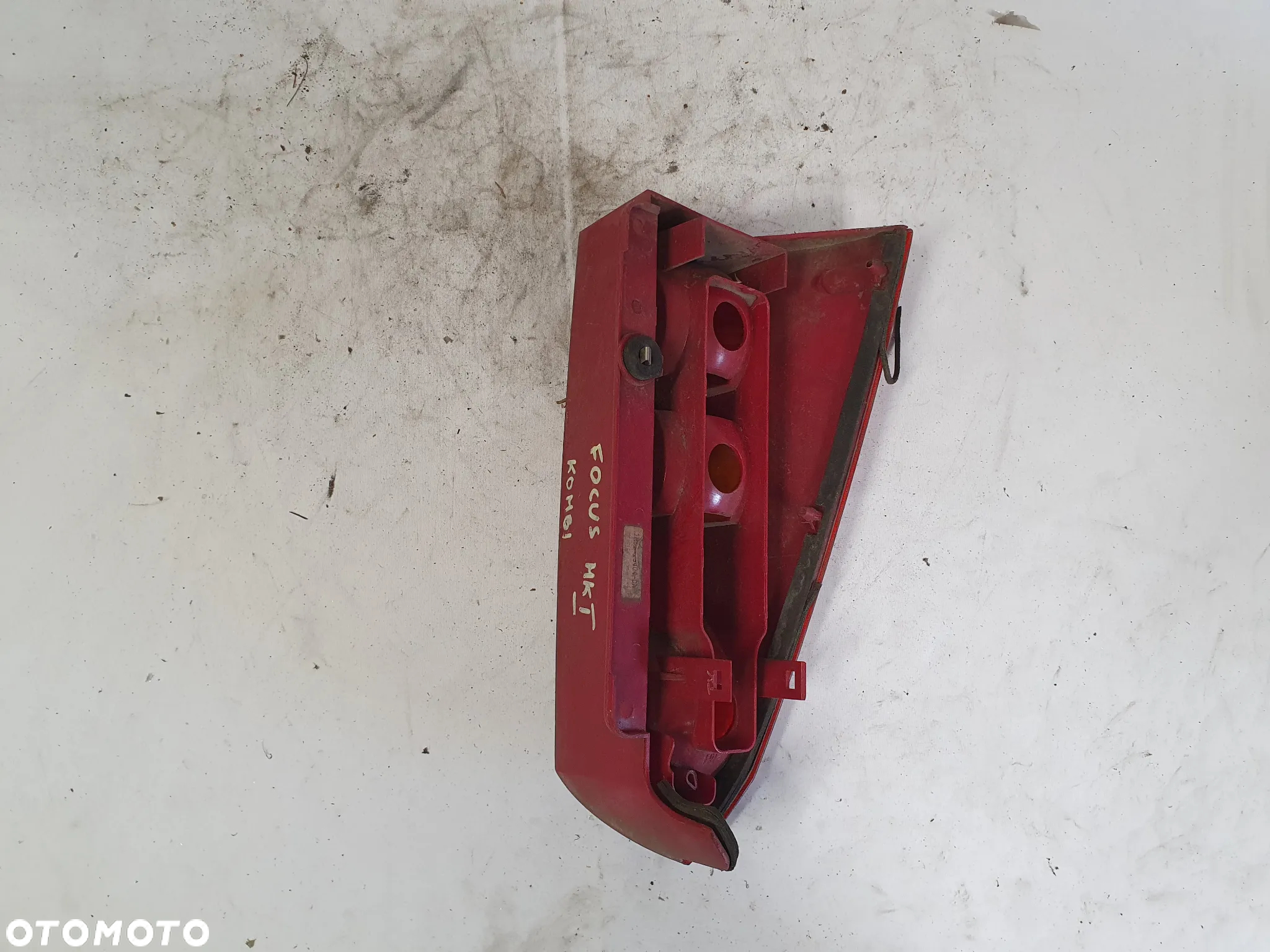 * LAMPA TYLNA PRAWA TYŁ PRAWO FORD FOCUS MK1 KOMBI - 5