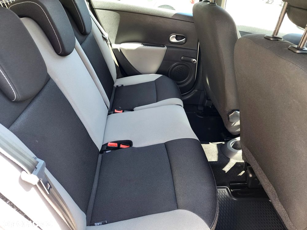 Renault Clio 1.2 16V 75 Expression - 28