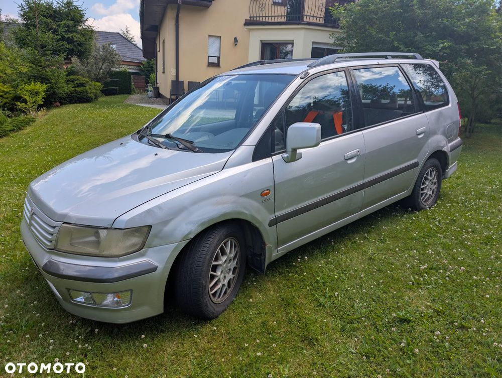 Mitsubishi Space Wagon - 1