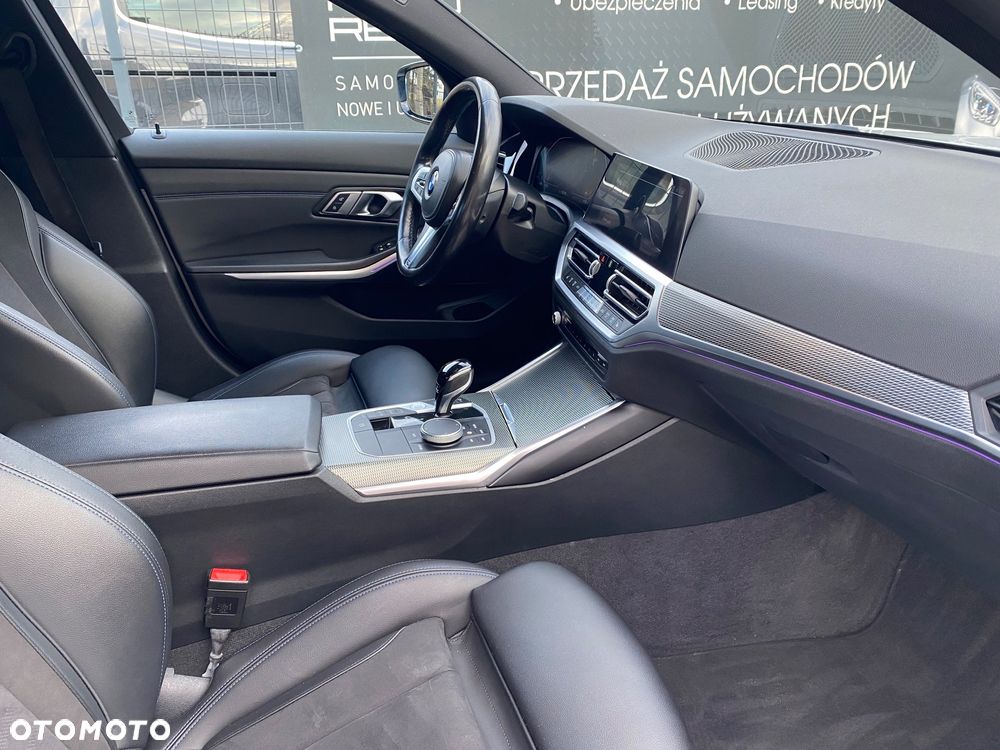 BMW Seria 3 318i M Sport - 15