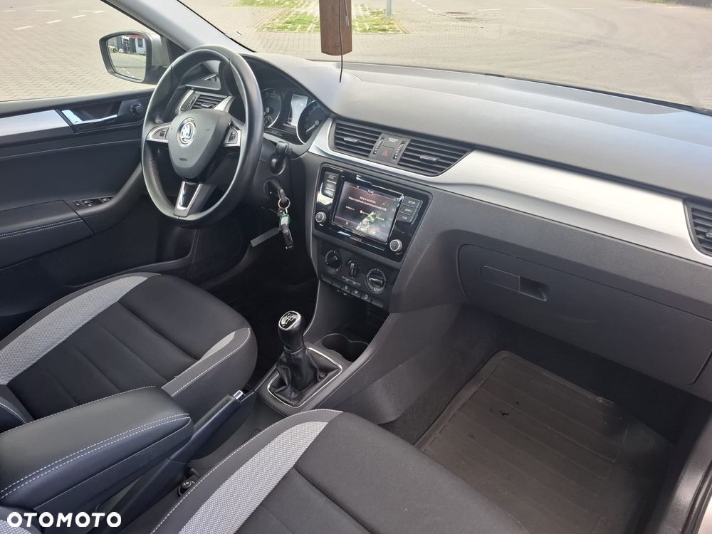 Skoda RAPID 1.0 TSI Active - 12