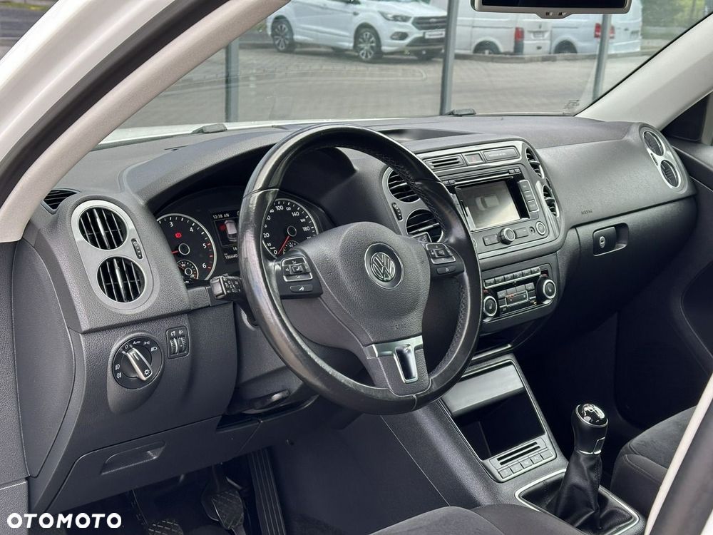 Volkswagen Tiguan 2.0 TDI DPF BlueMotion Technology Sport & Style - 11