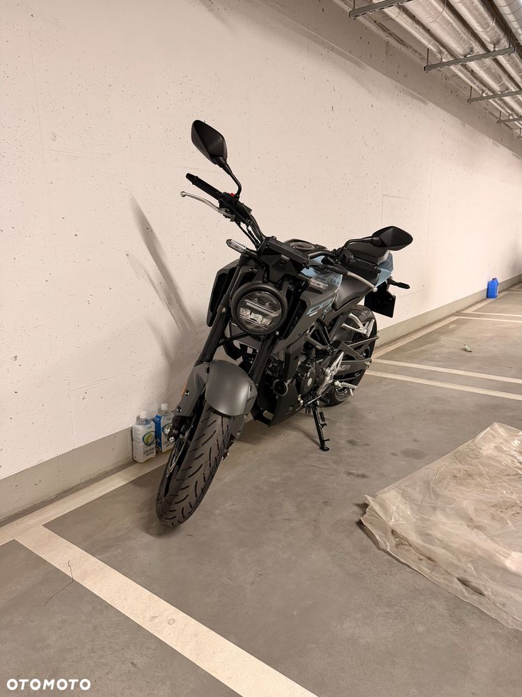 Honda CB - 3