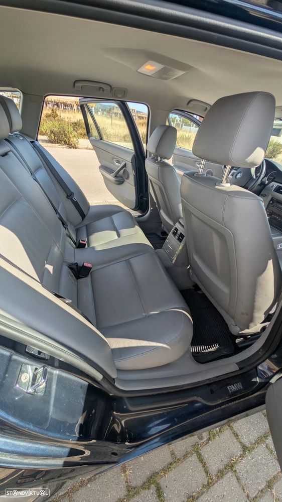 BMW 320 dA Exclusive - 16