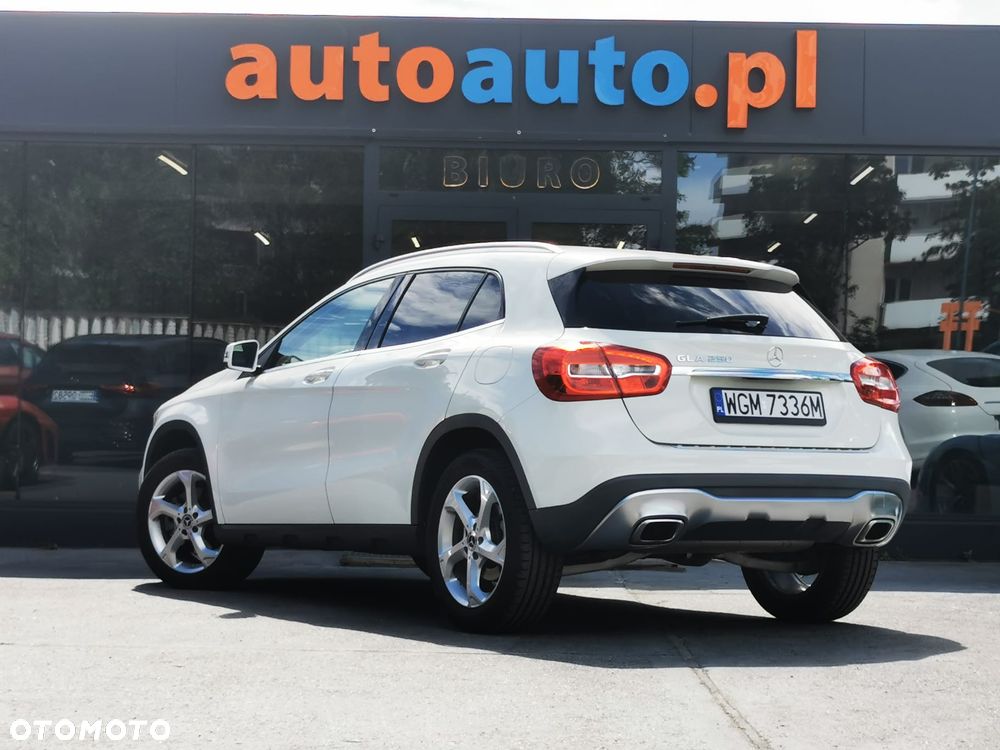 Mercedes-Benz GLA 250 7G-DCT UrbanStyle Edition - 31