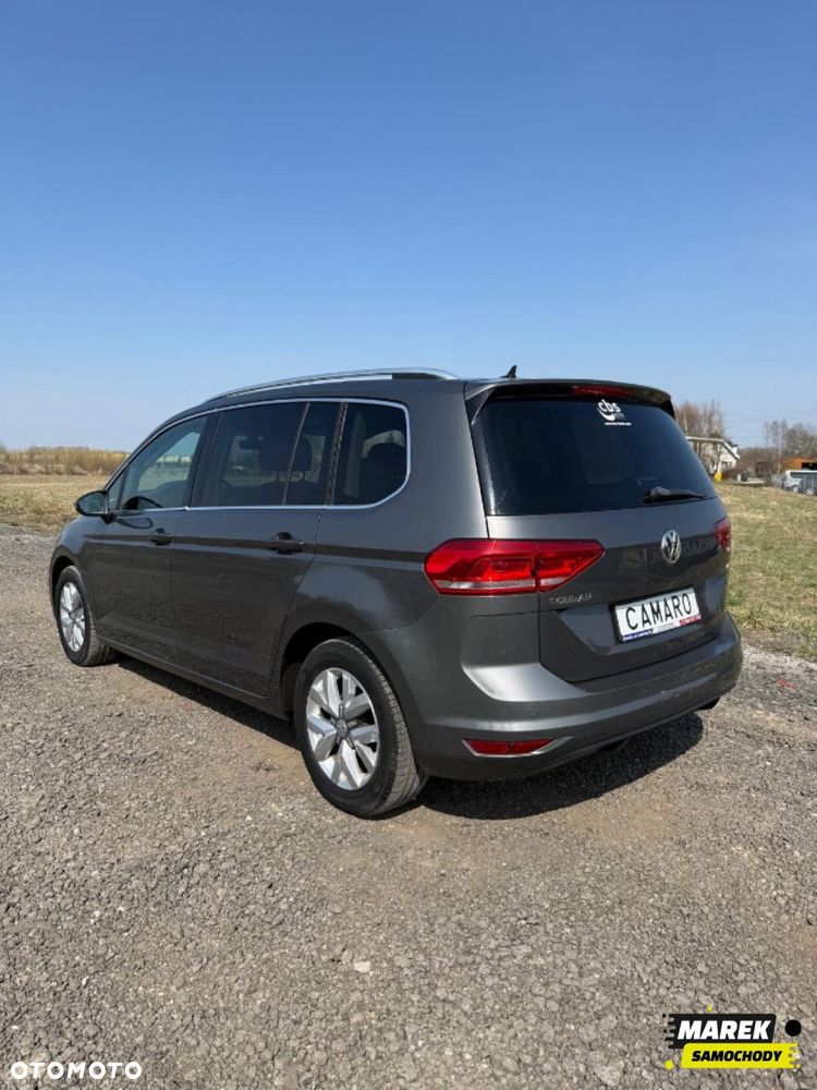 Volkswagen Touran - 4