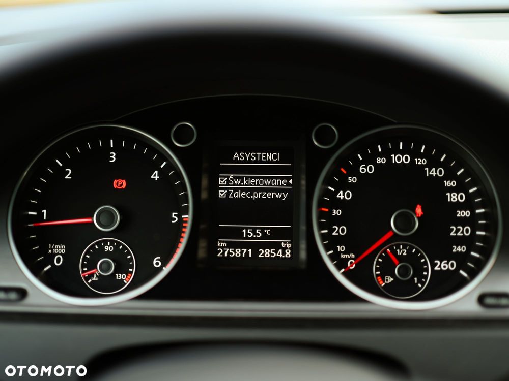 Volkswagen Passat 2.0 Blue TDI SCR Highline - 17