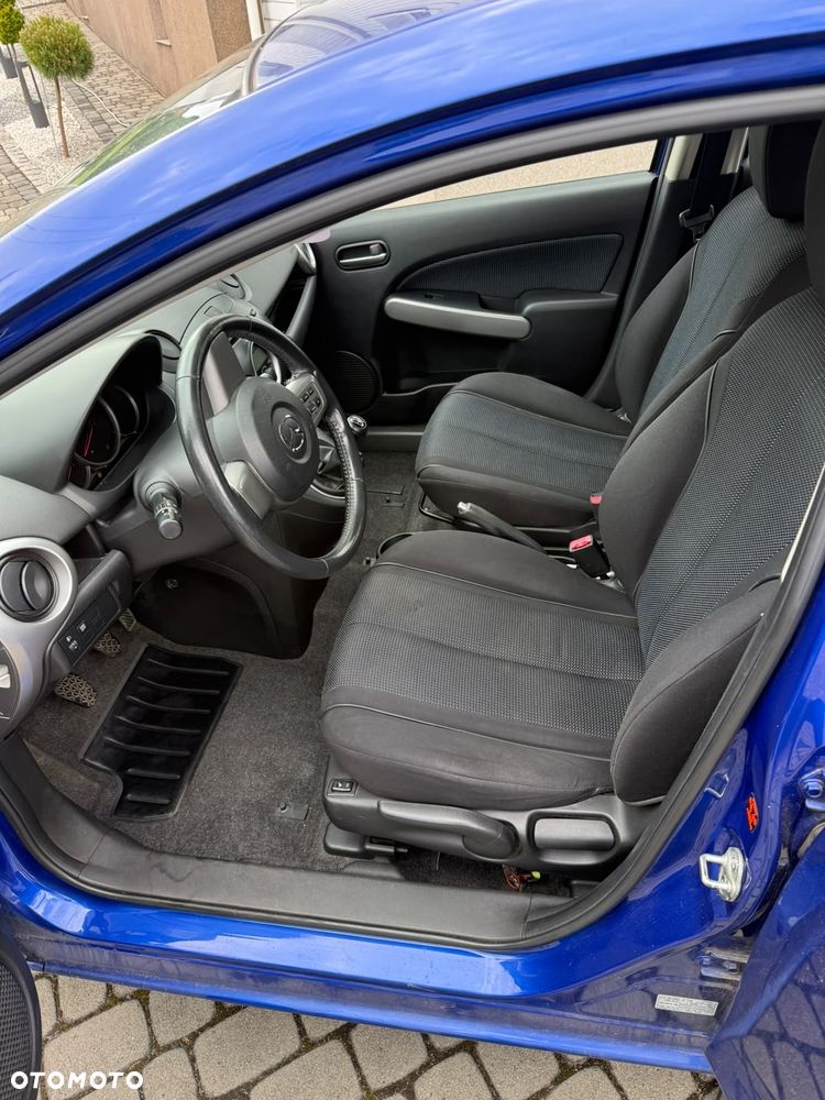 Mazda 2 - 5