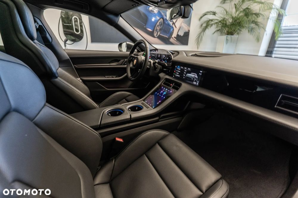 Porsche Taycan 105kWh 4S Black Edition - 14