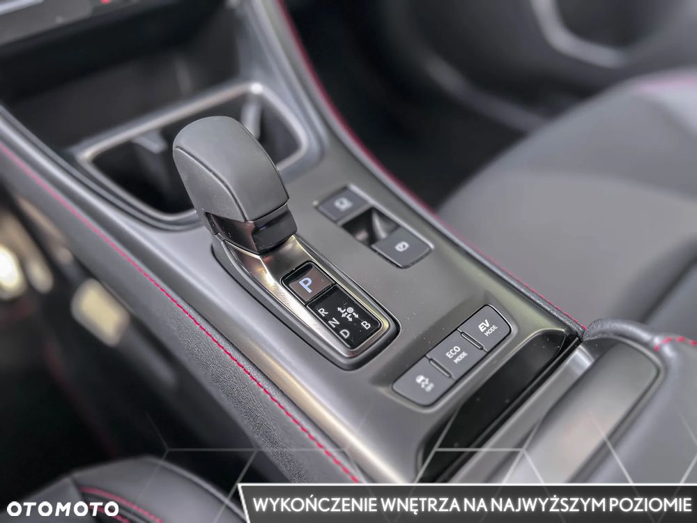 Lexus LBX 1.5 Hybrid Emotion - 17