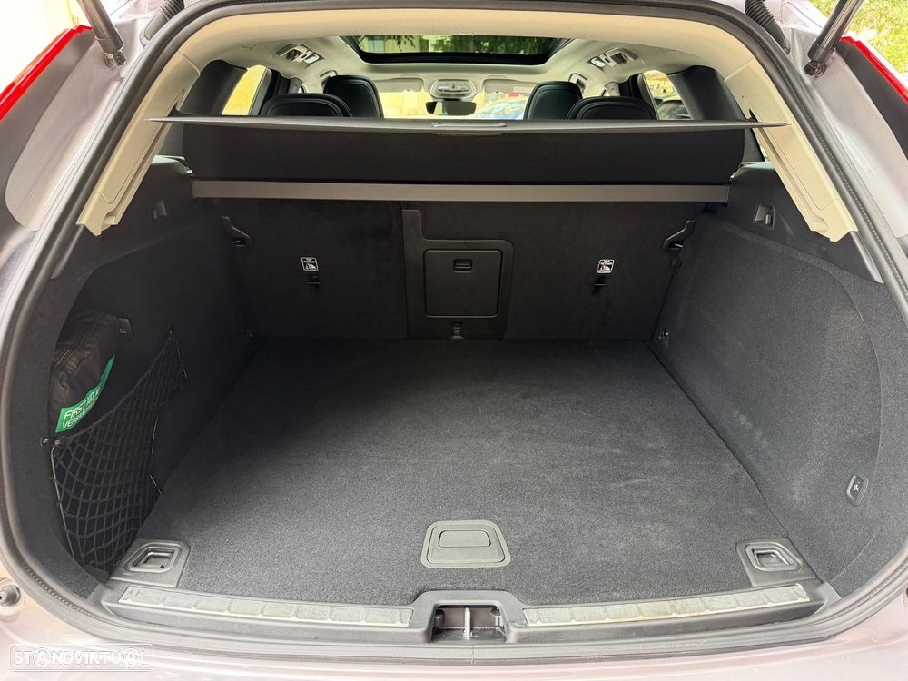 Volvo XC 60 2.0 T6 PHEV Plus Bright AWD - 37