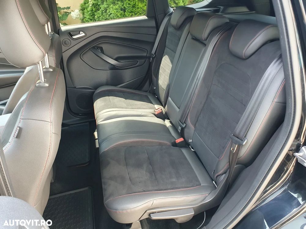 Ford Kuga 2.0 TDCi 4WD Powershift ST-Line - 8