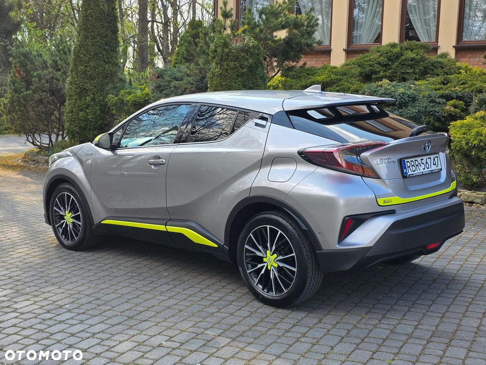 Toyota C-HR 1.8 Hybrid Neon Lime powered by JBL - 24