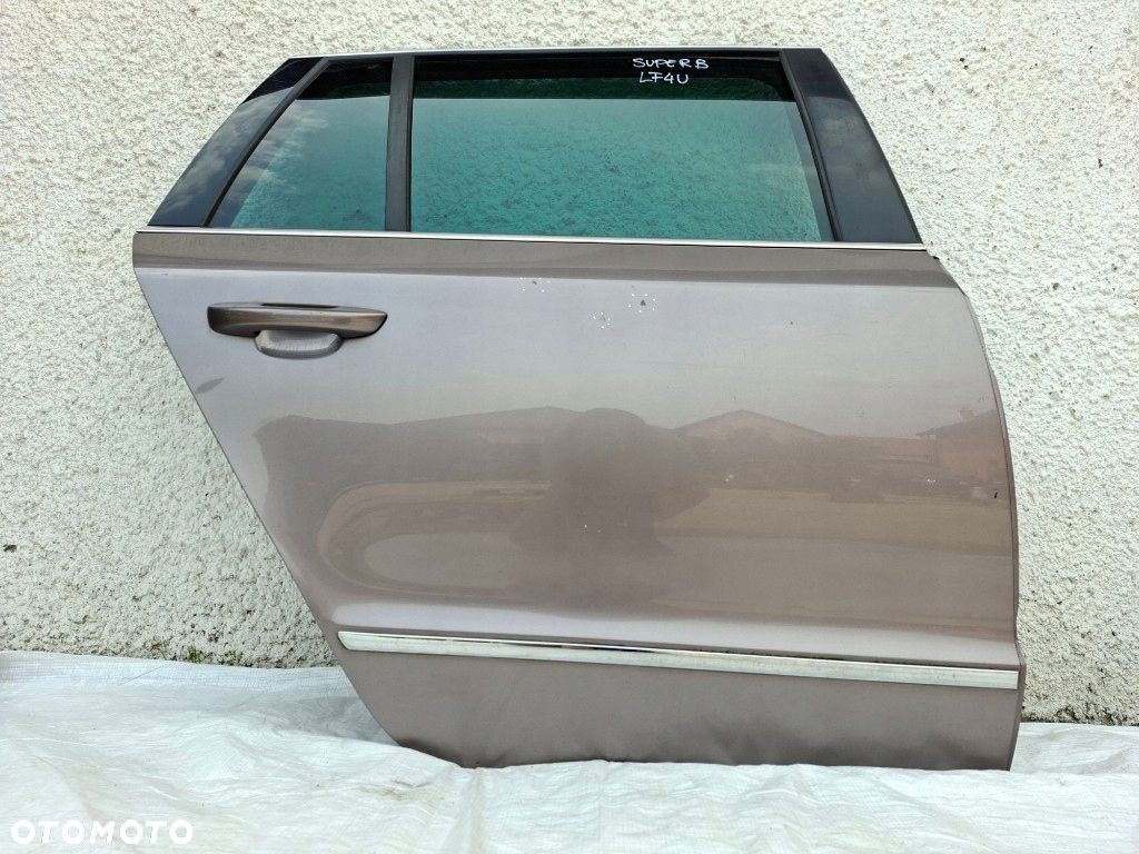 SKODA SUPERB 2011 3T KOMBI DRZWI PRAWE PRZEDNIE TYLNIE PRAWY PRZÓD TYŁ LF4U - 11