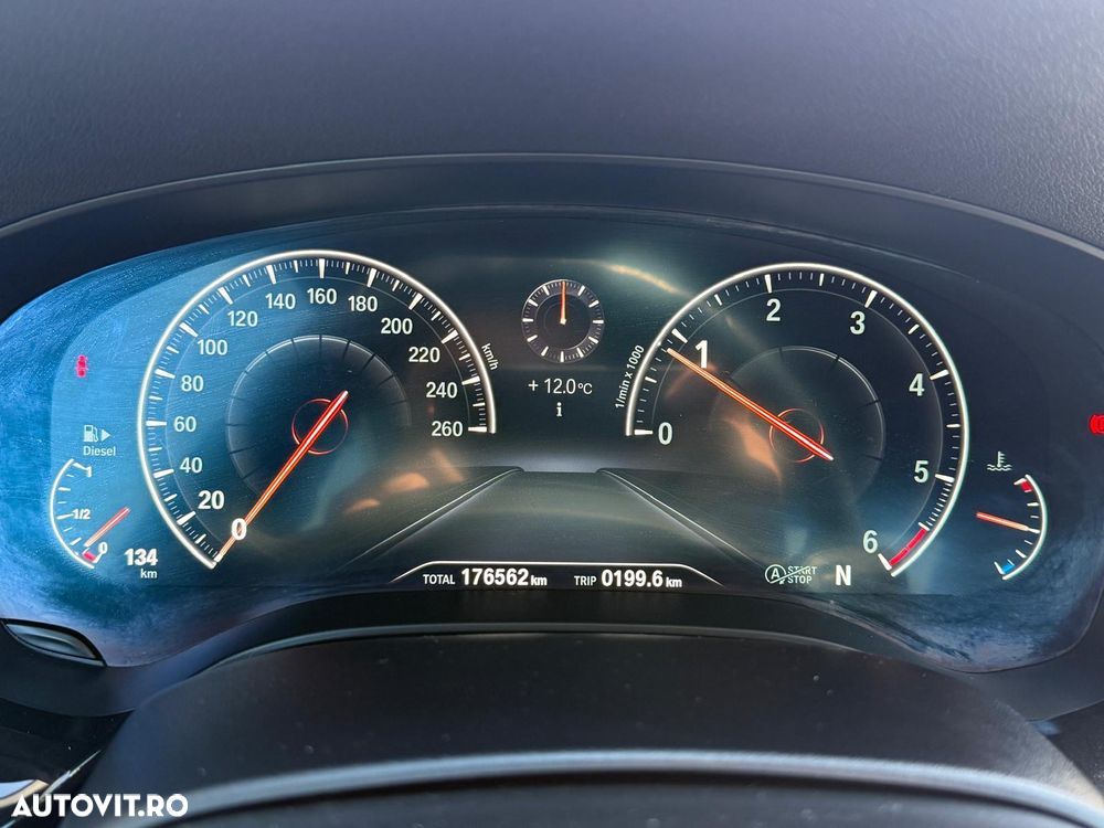BMW Seria 5 520d Sport Line - 15