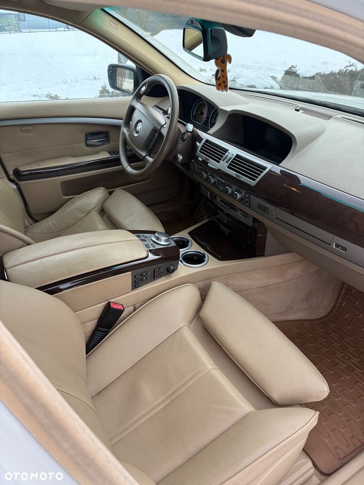 BMW Seria 7 740Li - 6