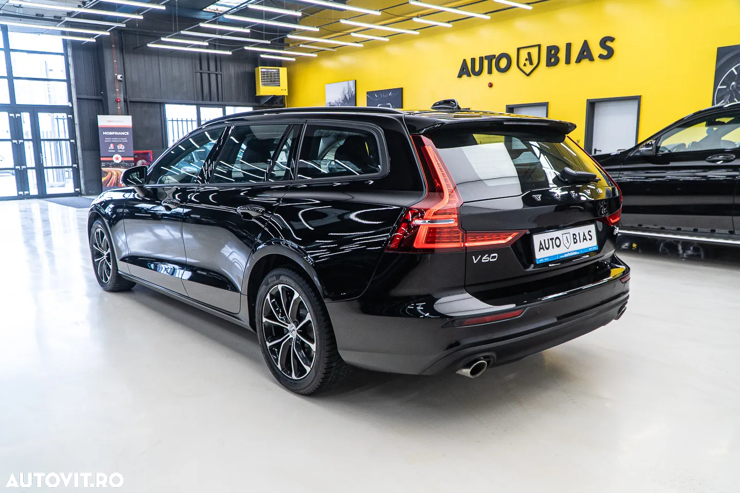 Volvo V60 B4 MHEV AT8 FWD Momentum - 6