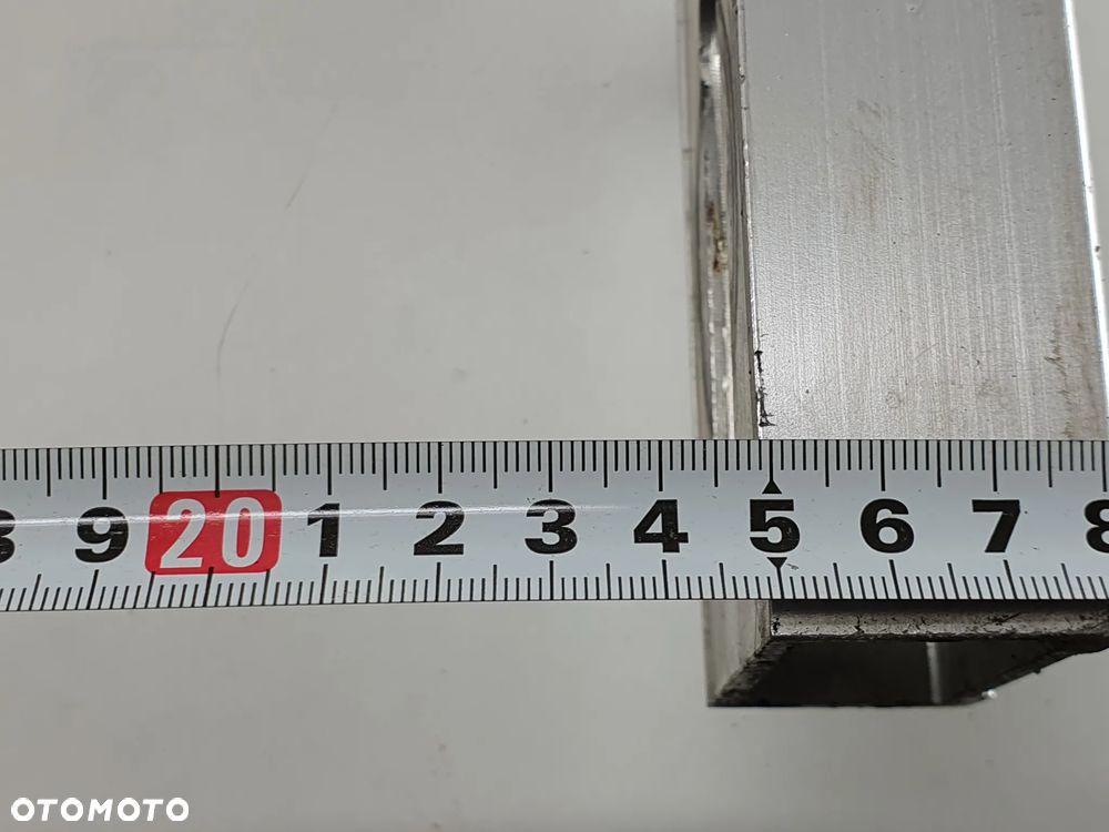 WAHACZ TYL  HONDA VFR 750 RC 24 - 26