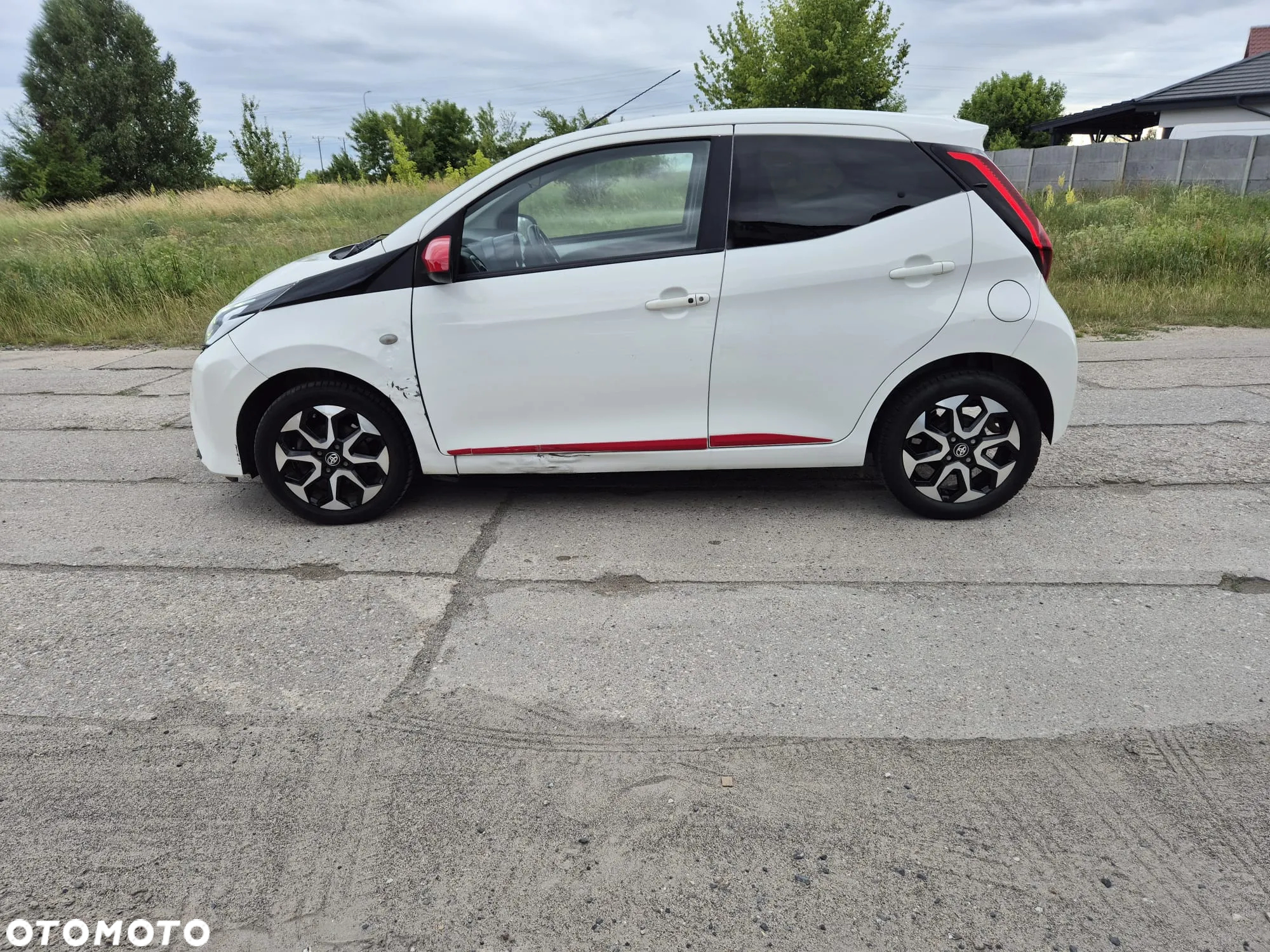 Toyota Aygo x.shift x-play connect - 10