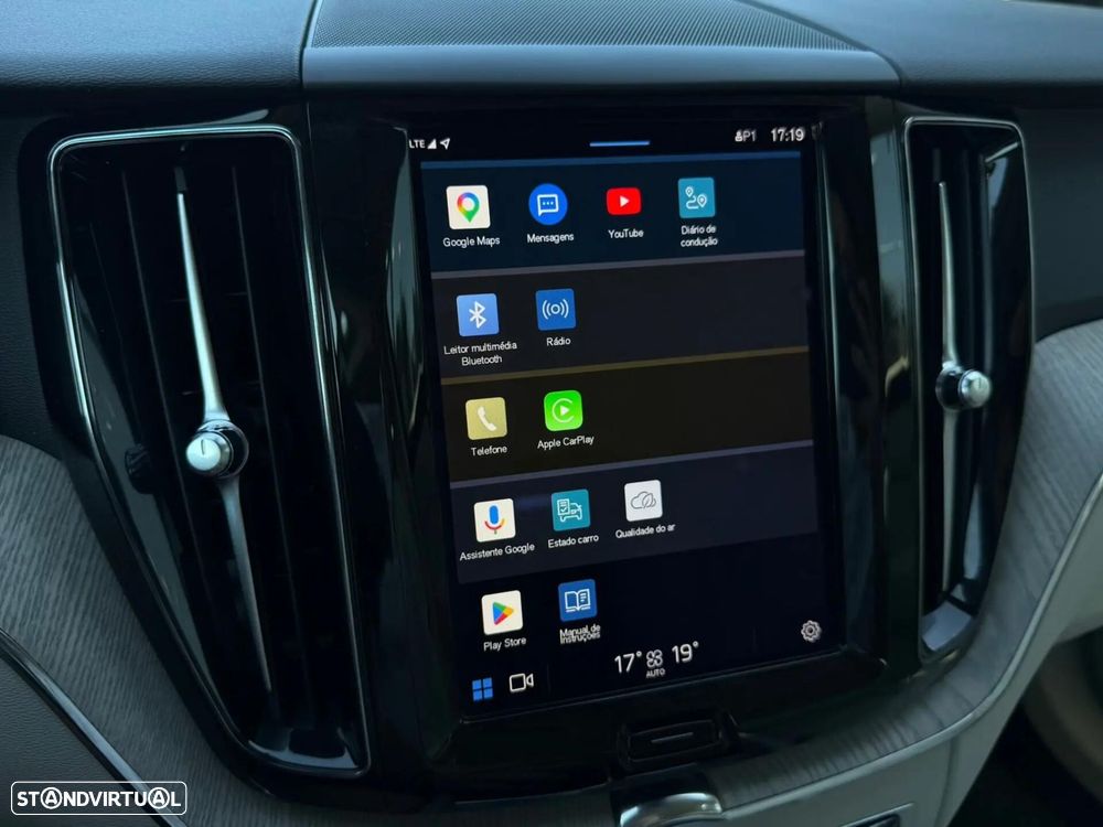 Volvo XC 60 2.0 B4 Plus Bright - 42