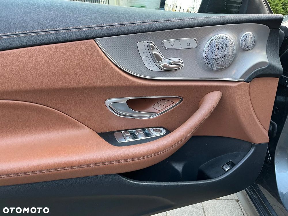 Mercedes-Benz Klasa E 220 d 4-Matic 9G-TRONIC - 22