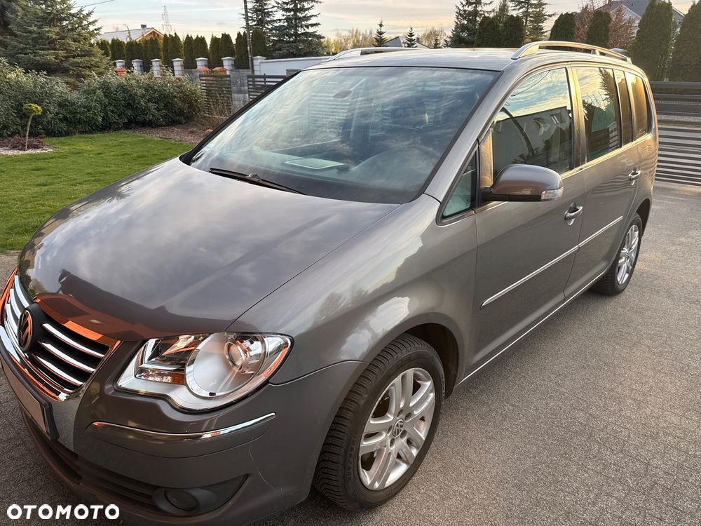Volkswagen Touran 2.0 TDI Highline DSG - 1