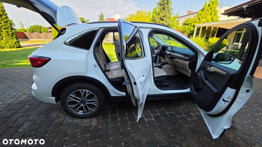 Ford Kuga - 24