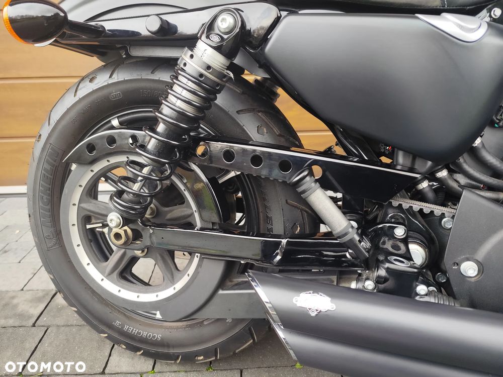Harley-Davidson Sportster Iron 883 - 14