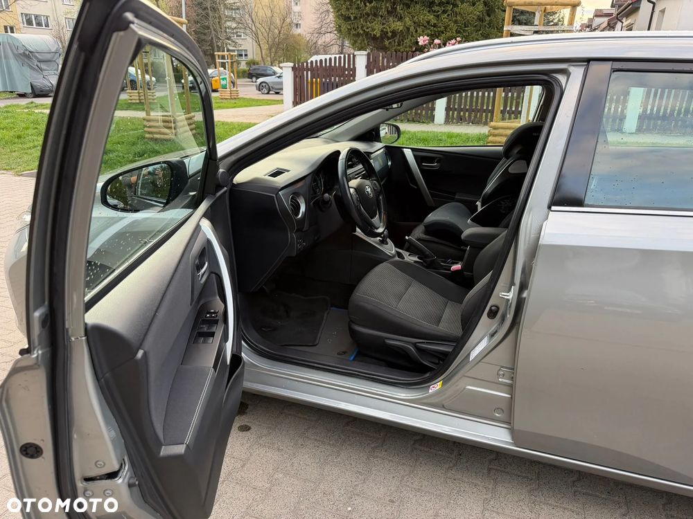 Toyota Auris 1.8 HSD Luna - 9