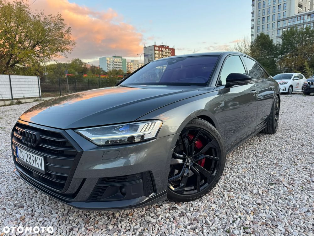 Audi S8 - 2