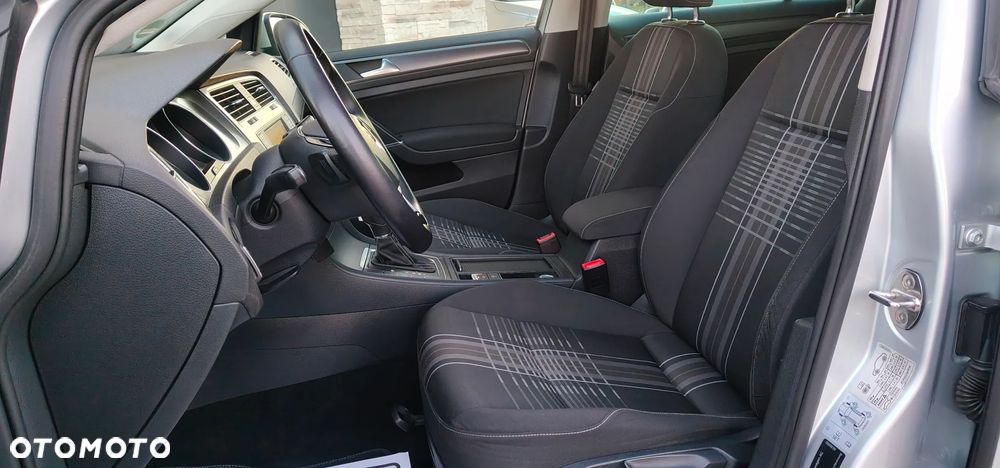 Volkswagen Golf 1.6 TDI BlueMotion Technology DSG Lounge - 16