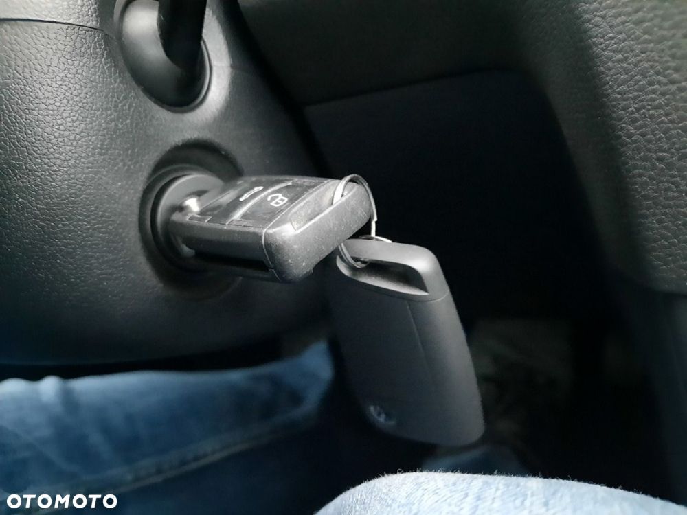 Volkswagen Golf - 28